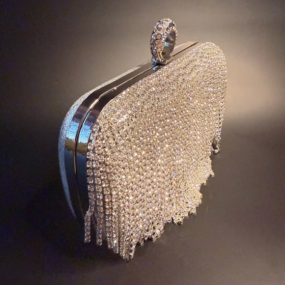 Elegant Silver Rhinestone Fringe Clutch - Picture 5 of 9
